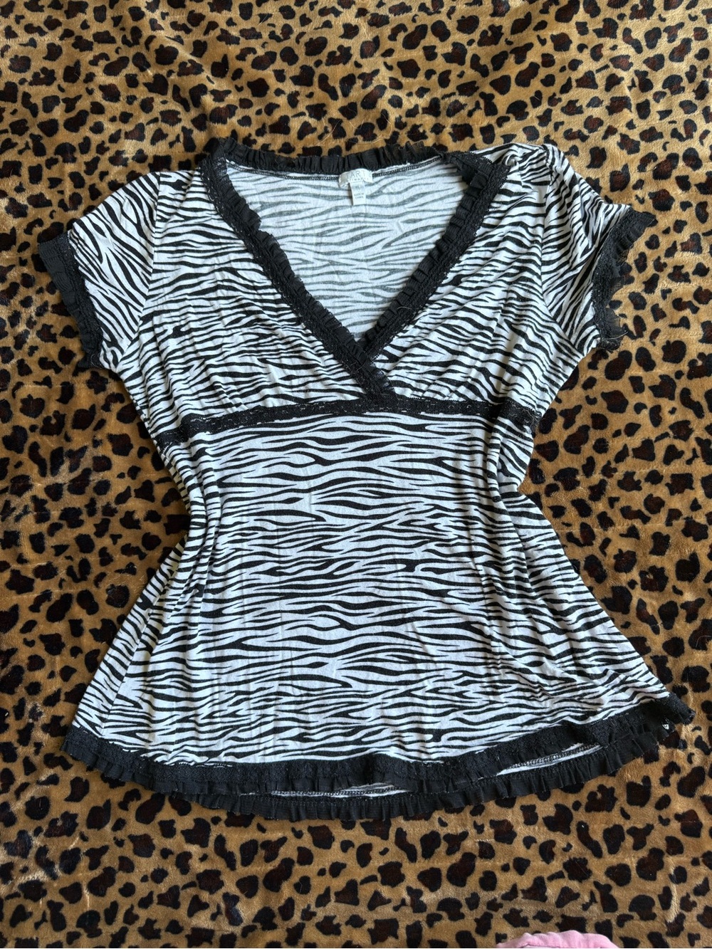 Black & White Zebra-Print V-Neck Ruffle Trim Blouse